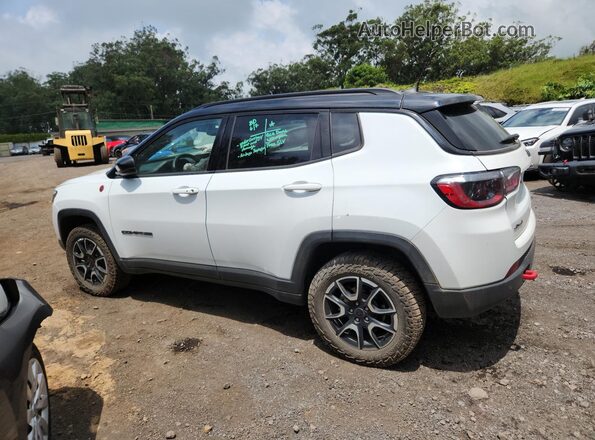 3C4NJDDN9ST525385 2025 JEEP COMPASS White Widok wnętrza 360 stopni