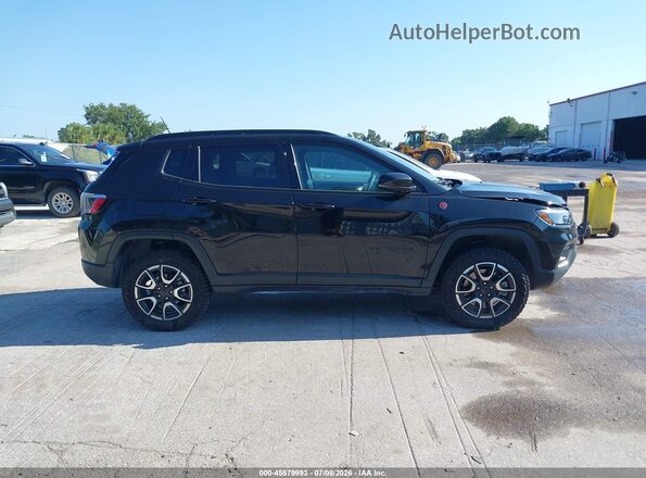 3C4NJDDN9ST551274 2025 JEEP COMPASS Black Rear interior view