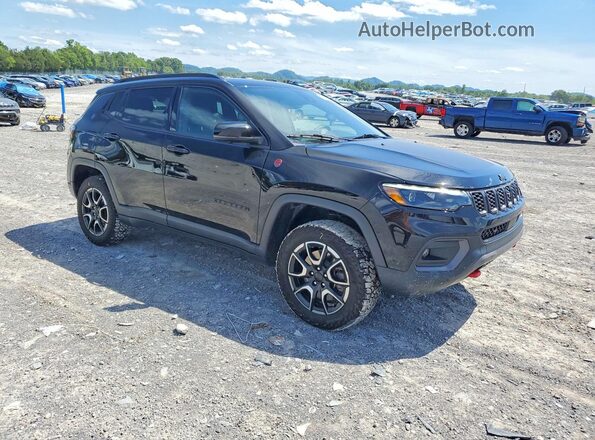 3C4NJDDNXRT171323 2024 JEEP COMPASS Черный Передняя правая четверть