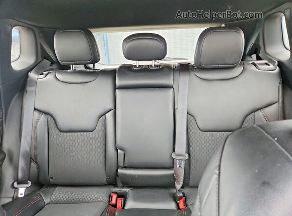 3C4NJDDNXTT178148 2026 JEEP COMPASS White Rear seats view