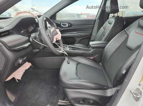 3C4NJDDNXTT178148 2026 JEEP COMPASS White 