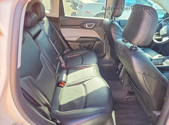 3C4NJDFB0NT206822 2022 JEEP COMPASS White უკანა სავარძლების ხედი