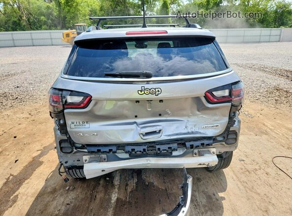 3C4NJDFB2NT112263 2022 JEEP COMPASS Silver Widok z tyłu