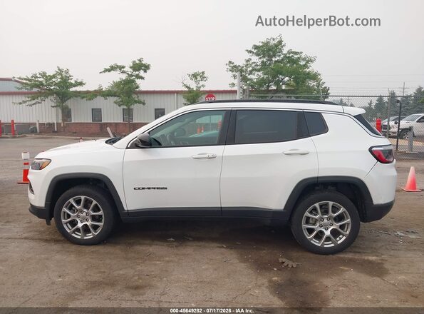 3C4NJDFB2NT128138 2022 JEEP COMPASS White Панорамний вид салону 360°