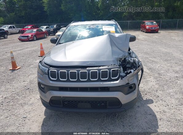 3C4NJDFB5NT135908 2022 JEEP COMPASS Gray Front view