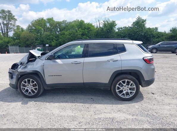 3C4NJDFB5NT135908 2022 JEEP COMPASS Gray 360 interior view
