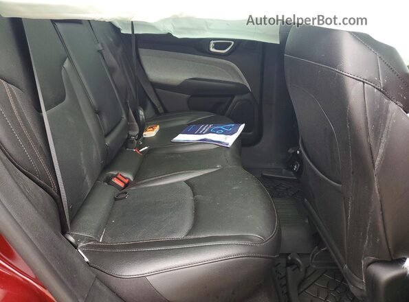 3C4NJDFB8NT125793 2022 JEEP COMPASS Burgundy Widok wnętrza z tyłu