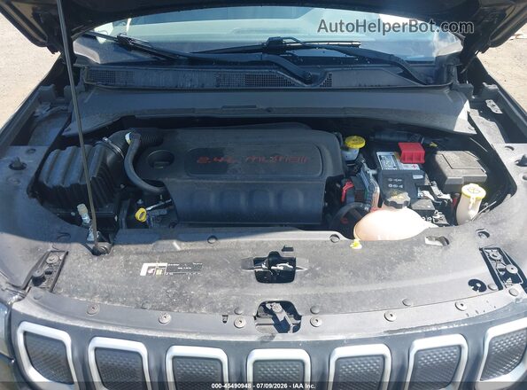 3C4NJDFB9NT117881 2022 JEEP COMPASS Black უკანა ხედი