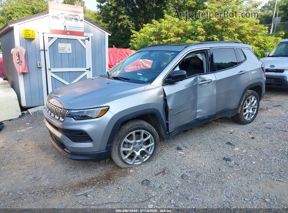 3C4NJDFBXNT206214 2022 JEEP COMPASS Gray Vista tres cuartos delantera izquierda