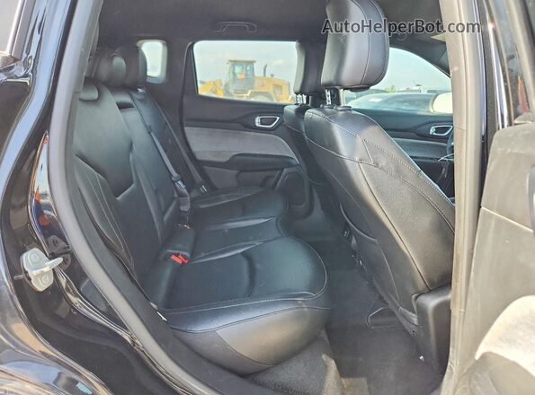 3C4NJDFN5RT579502 2024 JEEP COMPASS Black Вид задньої частини салону