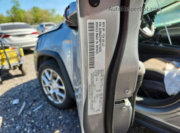 3C4NJDFN8PT515225 2023 JEEP COMPASS Gray Vista de la etiqueta del VIN