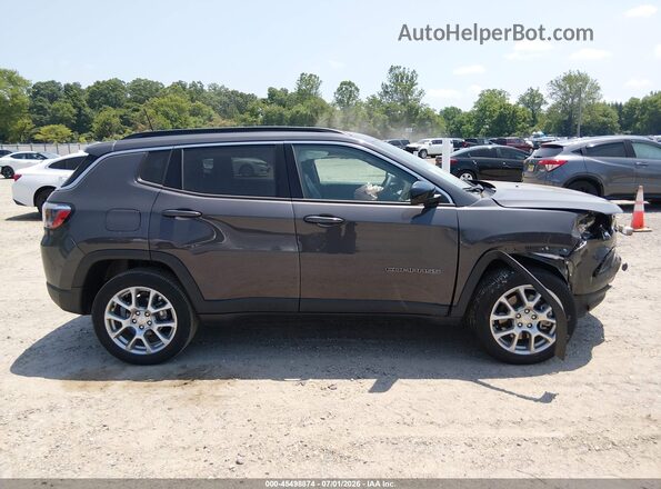 3C4NJDFN8RT169793 2024 JEEP COMPASS Gray Rear interior view