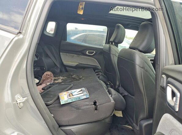 3C4NJDFN9RT602621 2024 JEEP COMPASS Серый Вид задней части салона