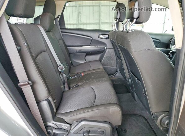 3C4PDCBB0KT866287 2019 DODGE JOURNEY Silver Widok wnętrza z tyłu