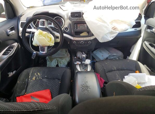 3C4PDCBB3KT718019 2019 DODGE JOURNEY Red Widok deski rozdzielczej