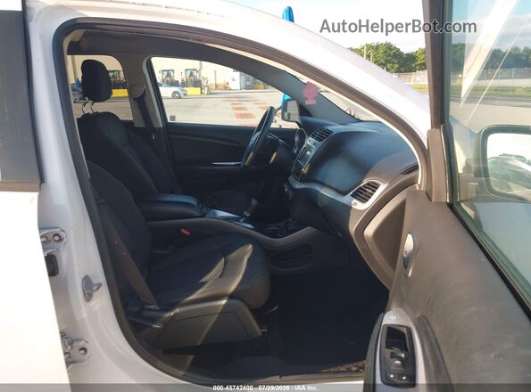 3C4PDCBG3HT572659 2017 DODGE JOURNEY White Вид салону спереду
