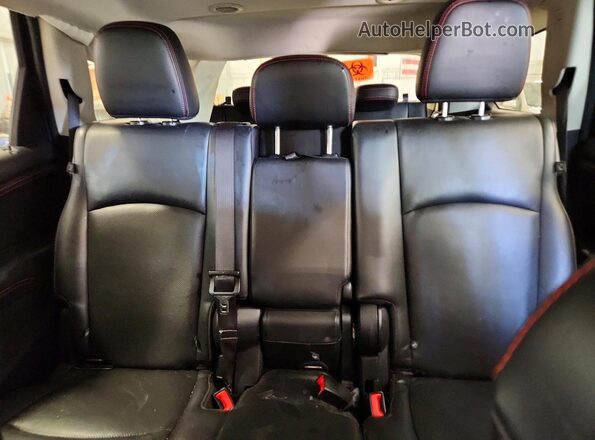 3C4PDCEG3JT184459 2018 DODGE JOURNEY Red Հետևի նստատեղերի տեսք