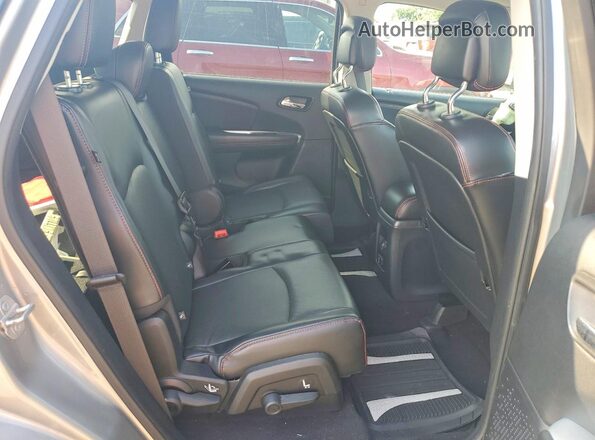 3C4PDDEG1KT702141 2019 DODGE JOURNEY Silver Vista interior trasera