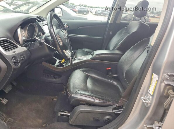 3C4PDDEG2KT687424 2019 DODGE JOURNEY Silver Вид салону спереду