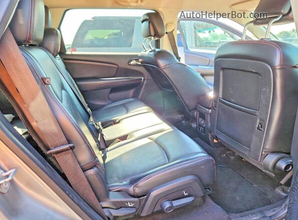 3C4PDDEG2KT695068 2019 DODGE JOURNEY Silver Widok wnętrza z tyłu