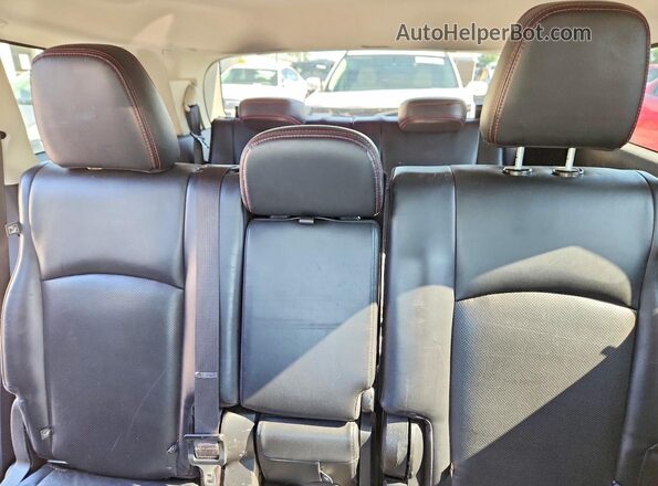 3C4PDDEG2KT695068 2019 DODGE JOURNEY Silver Widok tylnych siedzeń
