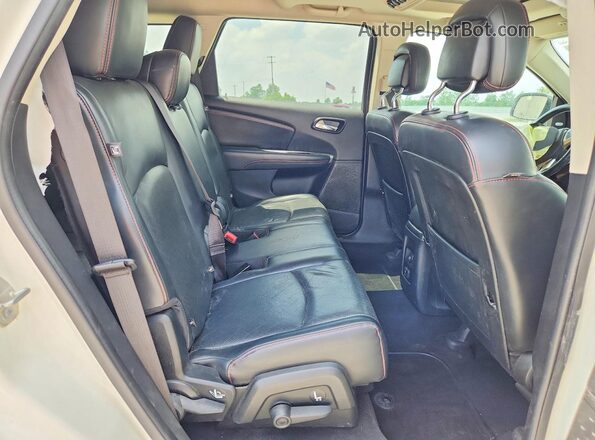 3C4PDDEG6JT390171 2018 DODGE JOURNEY White Widok wnętrza z tyłu