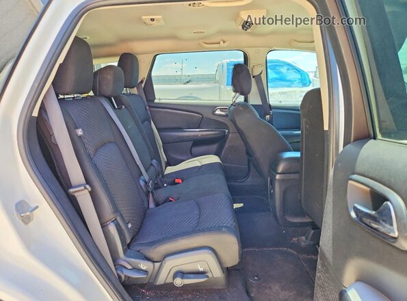 3C4PDDGG0GT169459 2016 DODGE JOURNEY White Widok wnętrza z tyłu
