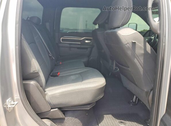 3C63R3DL9MG577255 2021 RAM 3500 Gray Vista de los asientos traseros