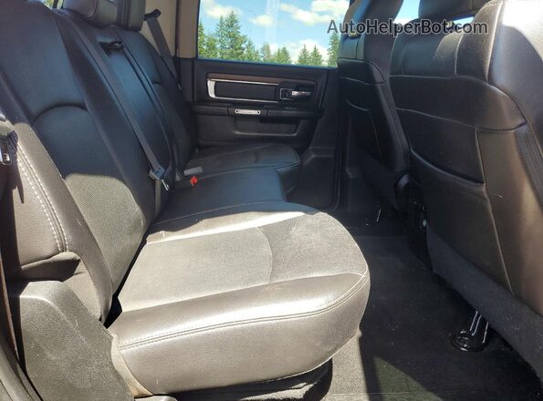 3C63R3EL8GG386557 2016 RAM 3500 Maroon Widok tylnych siedzeń
