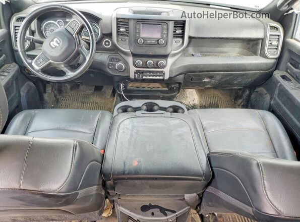 3C63R3GJ3RG404896 2024 RAM 3500 White Вид панелі приладів
