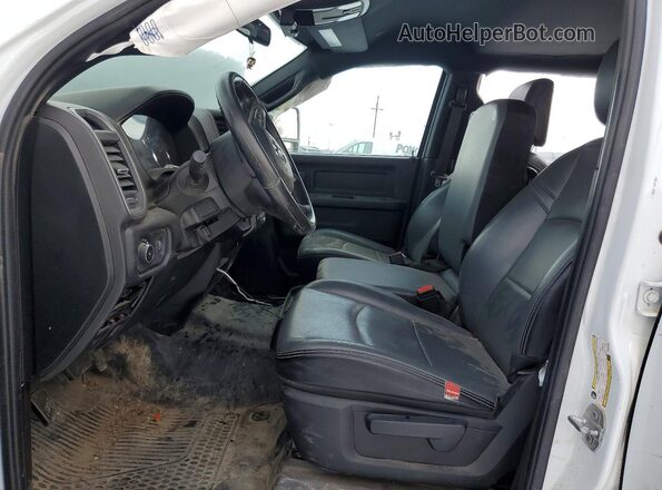3C63R3GJ3RG404896 2024 RAM 3500 White Вид салону спереду