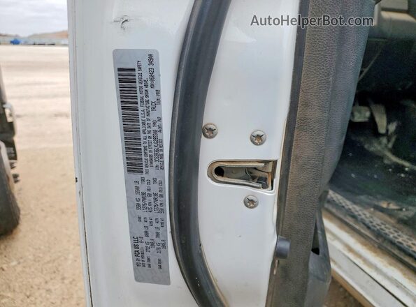 3C63R3GLXJG285508 2018 RAM 3500 Белый Вид подкапотного пространства
