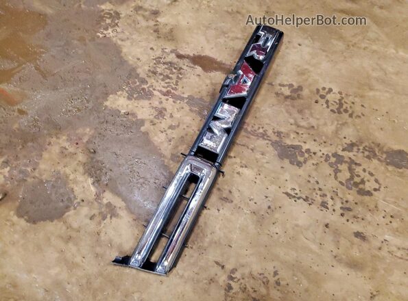 3C63R3JL4RG108716 2024 RAM 3500 Red Շարժիչի բաժամունքի տեսք
