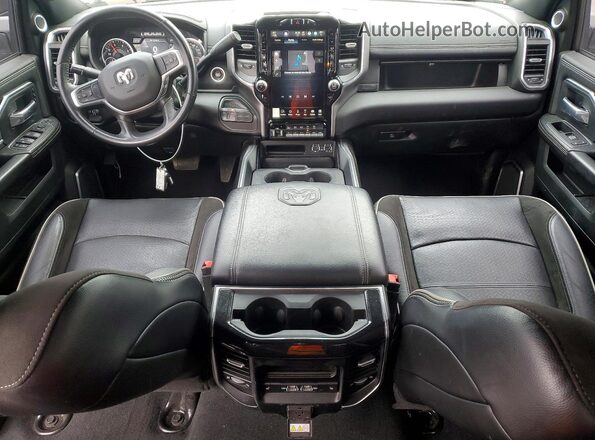 3C63R3ML8PG573847 2023 RAM 3500 Black Vista del salpicadero