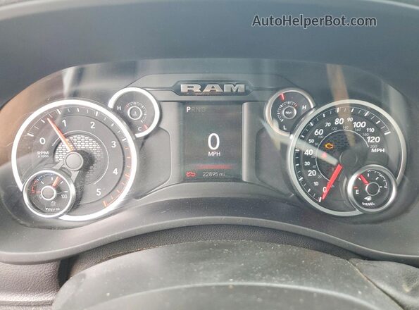 3C63R5CL9SG504364 2025 RAM 2500 White Widok zestawu wskaźników