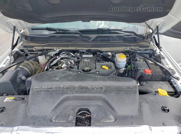 3C63R5CL9SG504364 2025 RAM 2500 White Widok wnętrza z tyłu