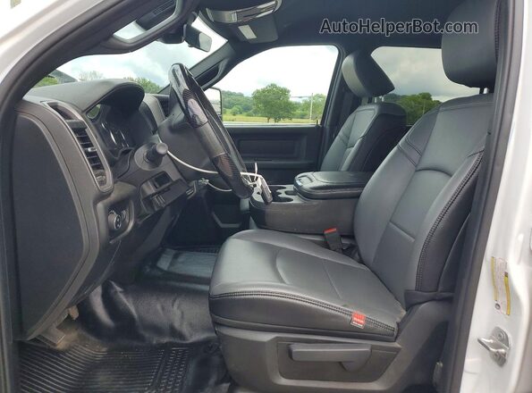 3C63R5CL9SG504364 2025 RAM 2500 White Widok wnętrza z przodu
