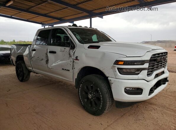 3C63R5DL6TG153638 2026 RAM 2500 Белый Передняя правая четверть