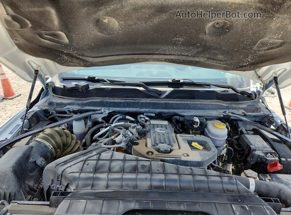 3C63R5DLXSG528364 2025 RAM 2500 White Widok wnętrza z tyłu
