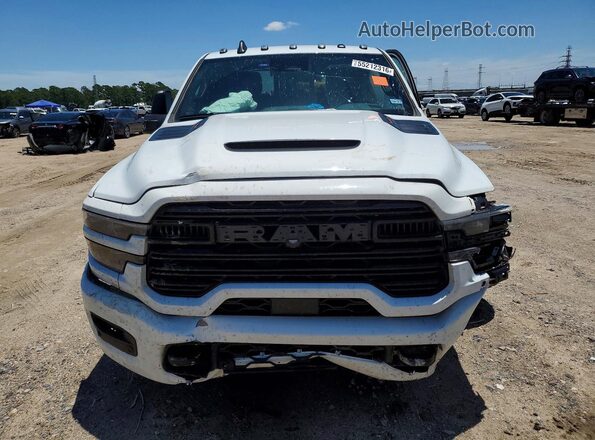 3C63R5FLXSG556534 2025 RAM 2500 White Դիմացի տեսք