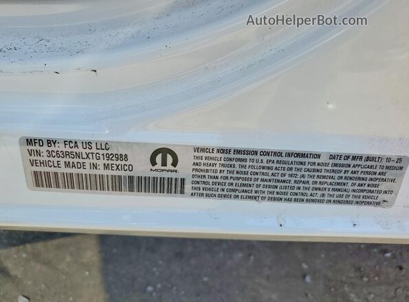 3C63R5NLXTG192988 2026 RAM 2500 White ძრავის განყოფილების ხედი