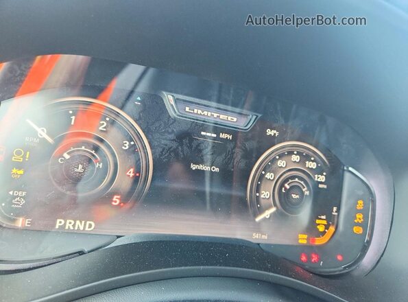 3C63R5SL3TG190715 2026 RAM 2500 Red Սարքավորումների վահանակի տեսք