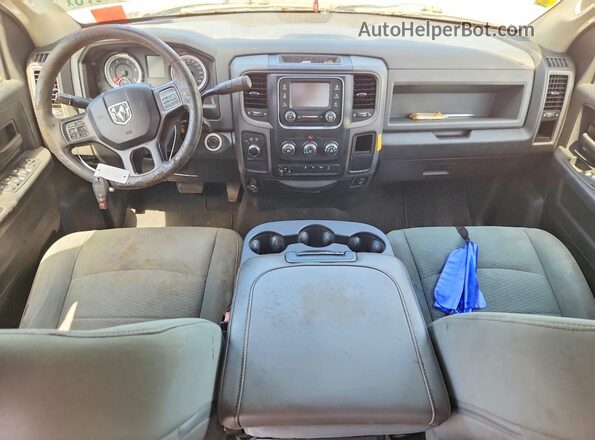 3C63RRGL1HG717819 2017 RAM 3500 Белый Вид панели приборов