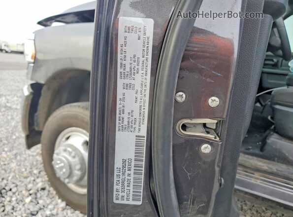 3C63RRGL1RG295262 2024 RAM 3500 Gray Շարժիչի բաժամունքի տեսք