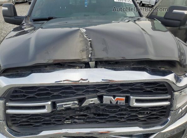 3C63RRGL1RG295262 2024 RAM 3500 Gray Սալոնի հետևի տեսք