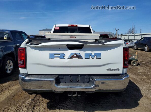 3C63RRGL2TG152909 2026 RAM 3500 White Հետևի տեսք