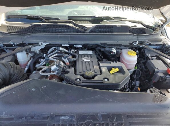 3C63RRGL2TG152909 2026 RAM 3500 White Սալոնի հետևի տեսք