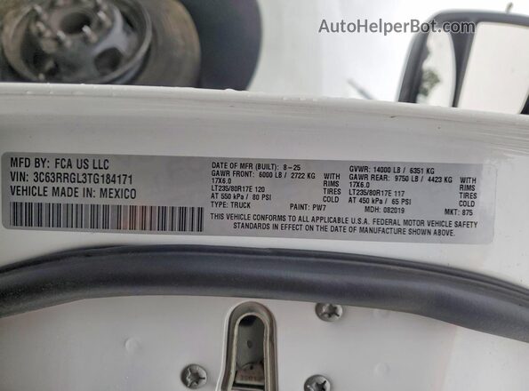3C63RRGL3TG184171 2026 RAM 3500 White Vista del compartimento del motor