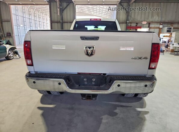 3C63RRGL6HG633656 2017 RAM 3500 White Vista trasera