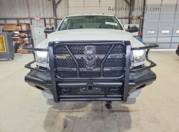 3C63RRGL6HG633656 2017 RAM 3500 White Vista frontal